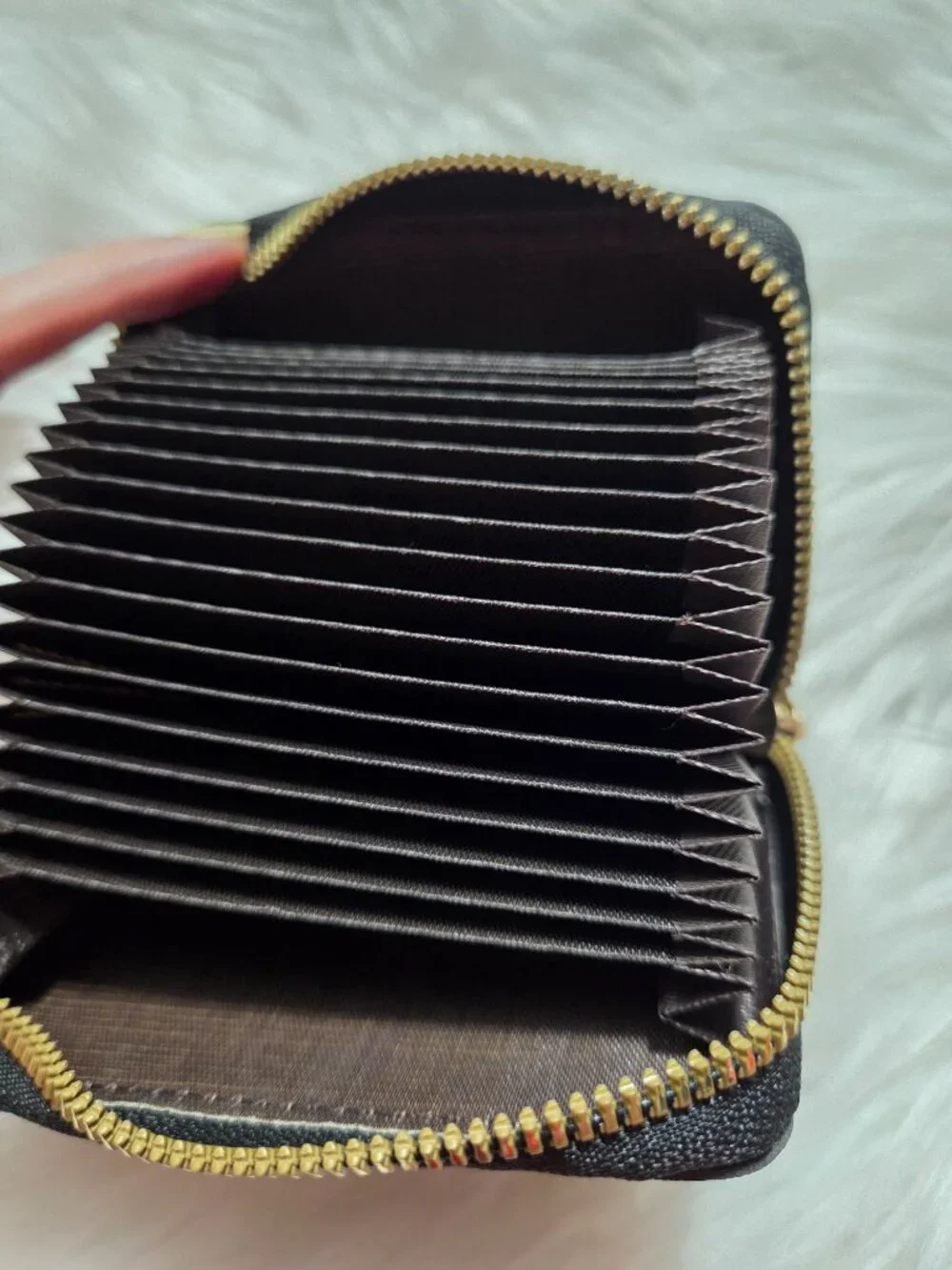 Black Accordion Style Card Holder